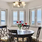 Apartment Luxury With Beautiful Sea View