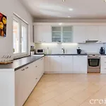 Luxury With Beautiful Sea View *