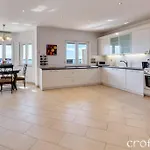 Luxury With Beautiful Sea View Apartment Kožino