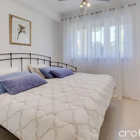 Luxury With Beautiful Sea View דירה *