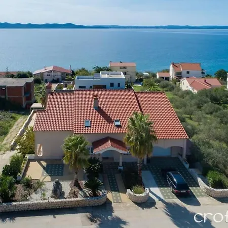 Luxury With Beautiful Sea View דירה *