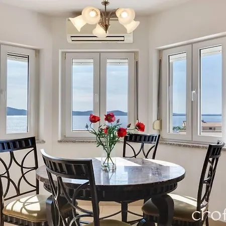 Apartment Luxury With Beautiful Sea View